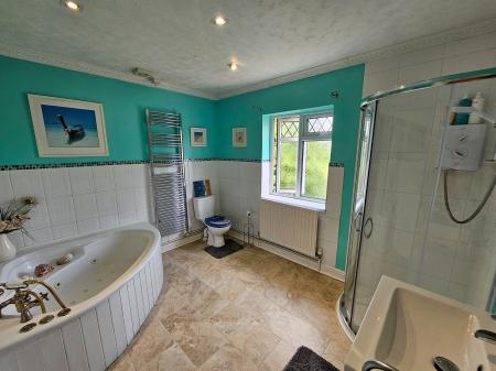 4 bedroom Semi-detached house to let in Bonhill Road, Bishop Sutton, BS39