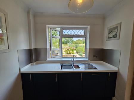 4 bedroom Semi-detached house to let in Bonhill Road, Bishop Sutton, BS39