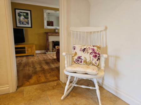 4 bedroom Semi-detached house to let in Bonhill Road, Bishop Sutton, BS39