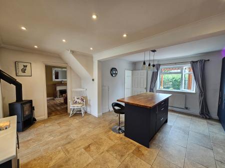 4 bedroom Semi-detached house to let in Bonhill Road, Bishop Sutton, BS39