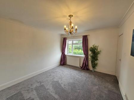 4 bedroom Semi-detached house to let in Bonhill Road, Bishop Sutton, BS39