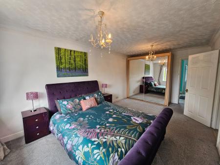4 bedroom Semi-detached house to let in Bonhill Road, Bishop Sutton, BS39