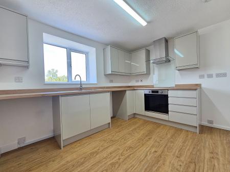 3 bedroom End of terrace house to let in Woodview Terrace, Nailsea, BS48