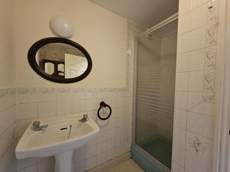 2 bedroom Terraced House to let in High Street, Wrington, BS40