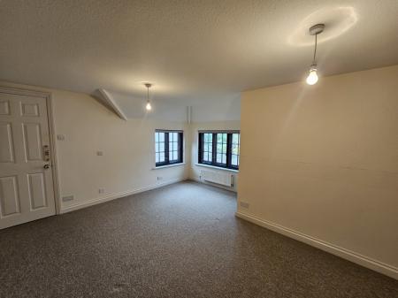 2 bedroom Terraced House to let in High Street, Wrington, BS40