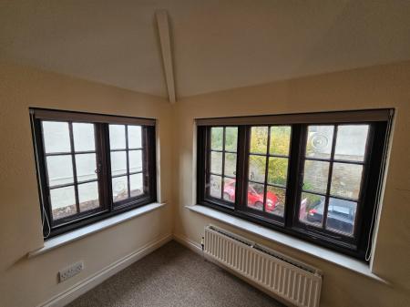 2 bedroom Terraced House to let in High Street, Wrington, BS40