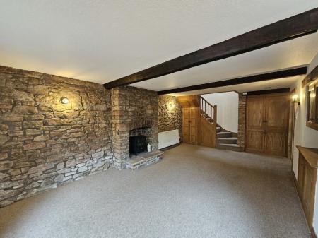 2 bedroom Terraced House to let in High Street, Wrington, BS40