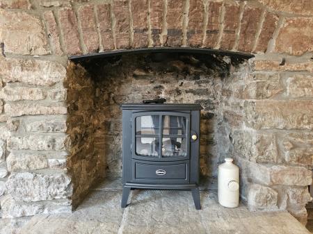 2 bedroom Terraced House to let in High Street, Wrington, BS40