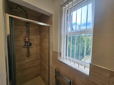 2 bedroom Flat to let in Kew Road, Weston super Mare, BS23
