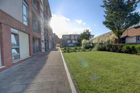 2 bedroom Flat to let in Broad Weir, City Centre, Bristol, BS1