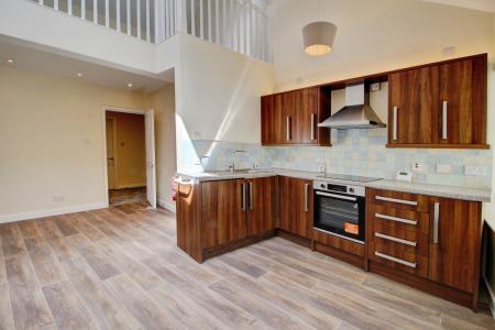 2 bedroom Flat to let in New Road, Pill, BS20