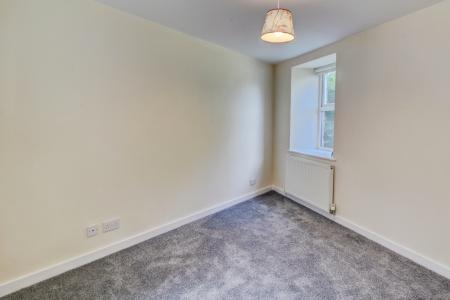 2 bedroom Flat to let in New Road, Pill, BS20