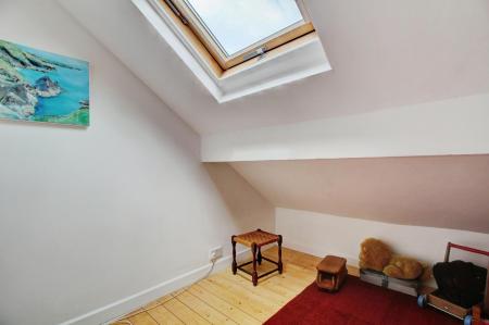 4 bedroom Terraced House to let in Sylvia Avenue, Knowle, Bristol, BS3
