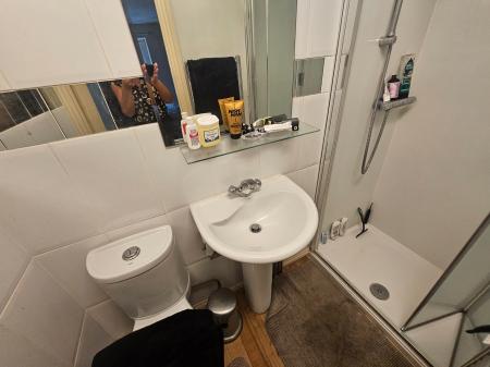 2 bedroom Flat to let in 8 Edinburgh Place, Weston super Mare, BS23