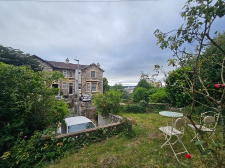 2 bedroom Flat to let in 8 Edinburgh Place, Weston super Mare, BS23