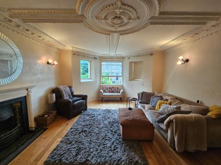 2 bedroom Flat to let in 8 Edinburgh Place, Weston super Mare, BS23