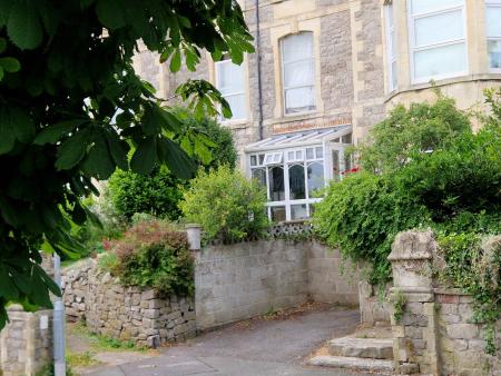 2 bedroom Flat to let in 8 Edinburgh Place, Weston super Mare, BS23