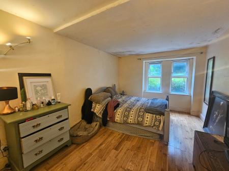 2 bedroom Flat to let in 8 Edinburgh Place, Weston super Mare, BS23