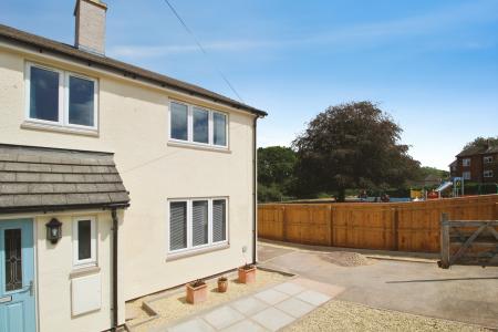 3 bedroom Semi-detached house to let in Eastwood Road, Brislington, Bristol, BS4