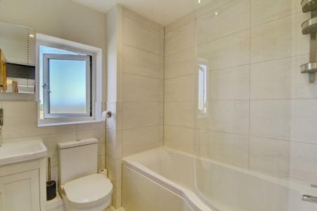 3 bedroom Semi-detached house to let in Costers Close, Alveston, BS35