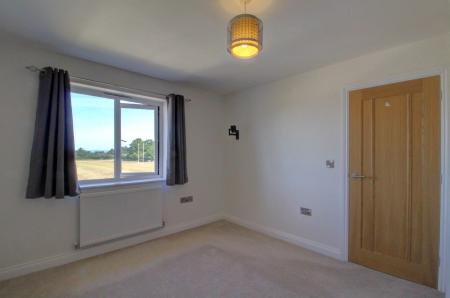 3 bedroom Semi-detached house to let in Costers Close, Alveston, BS35