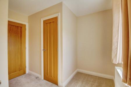 3 bedroom Semi-detached house to let in Costers Close, Alveston, BS35