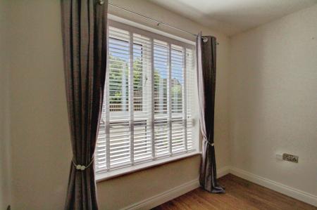 3 bedroom Semi-detached house to let in Costers Close, Alveston, BS35
