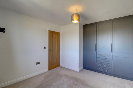 3 bedroom Semi-detached house to let in Costers Close, Alveston, BS35