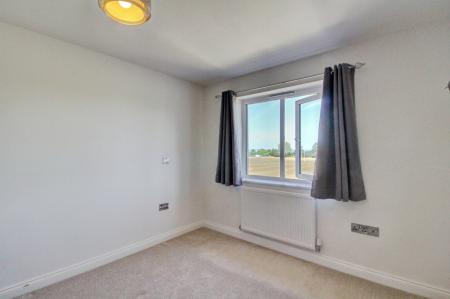 3 bedroom Semi-detached house to let in Costers Close, Alveston, BS35