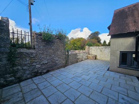 3 bedroom Terraced House to let in Barrow Court Lane, Barrow Gurney, BS48