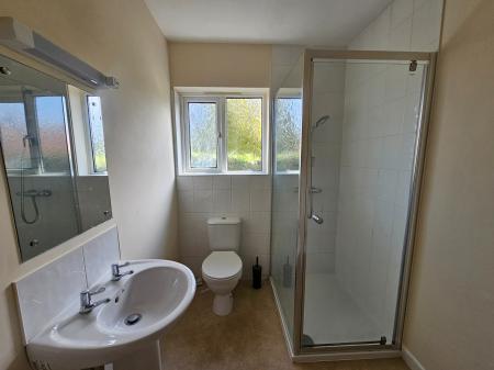 2 bedroom Detached bungalow to let in Greenhill Road, Sandford, BS25