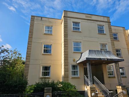 2 bedroom Flat to let in 13B Herbert Road, Clevedon, BS21