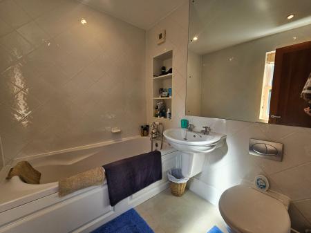 2 bedroom Flat to let in 13B Herbert Road, Clevedon, BS21