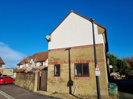3 bedroom Semi-detached house to let in The Briars, Backwell, BS48