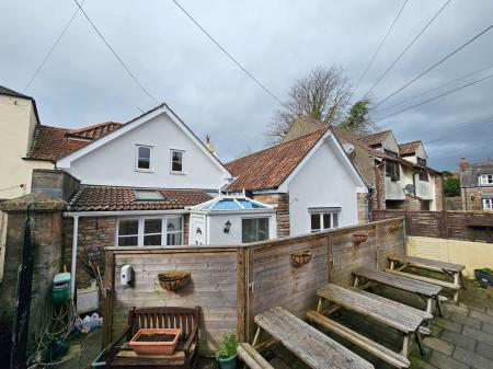 2 bedroom Cottage to let in Broad Street, Wrington, BS40