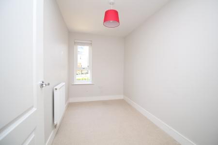 2 bedroom Flat to let in Whitebridge Gardens, Thornbury, BS35