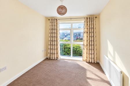 2 bedroom Flat to let in Great Brier Leaze, Bristol, BS34