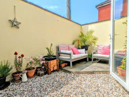 1 bedroom Flat to let in St. Dunstans Road, Worthing, BN13