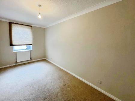 3 bedroom Flat to let in Kings Esplanade, Hove, BN3