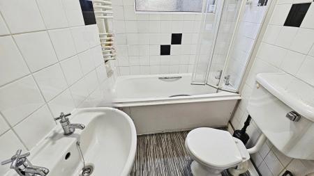 2 bedroom Flat to let in Chichester Road, Bognor Regis, PO21