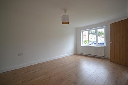 3 bedroom Semi-detached house to let in Sheep Fold Avenue, Rustington, BN16