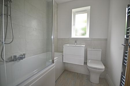 3 bedroom Semi-detached house to let in Sheep Fold Avenue, Rustington, BN16