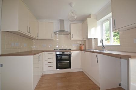 3 bedroom Semi-detached house to let in Sheep Fold Avenue, Rustington, BN16