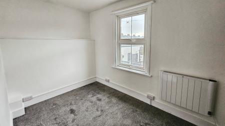 2 bedroom Flat to let in Tarring Road, Worthing, Worthing, BN11