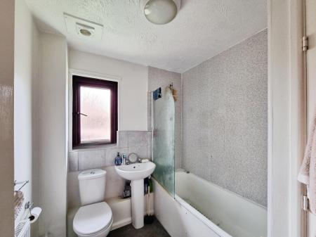 3 bedroom Terraced House to let in Highclere Way, Durrington, Worthing, BN13