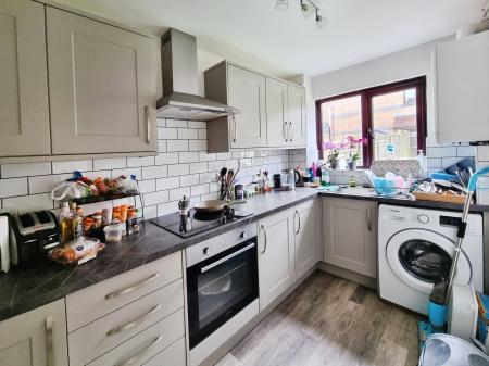 3 bedroom Terraced House to let in Highclere Way, Durrington, Worthing, BN13