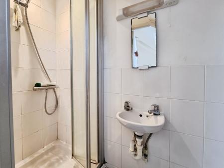 2 bedroom Flat to let in Selden Rd, Worthing, BN11