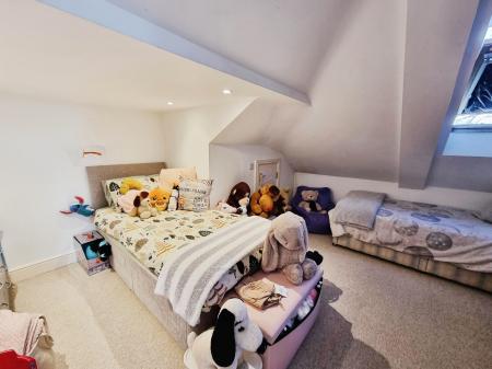 2 bedroom Flat to let in Selden Rd, Worthing, BN11