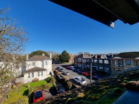 2 bedroom Flat to let in Selden Rd, Worthing, BN11