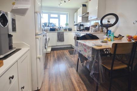 2 bedroom Apartment for sale in 231-237 Nevill Road, Hove, BN3